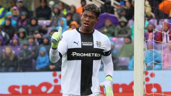 Tutti vogliono Suzuki. La Gazzetta di Parma in apertura: "Il portiere rimarrà con i ducali"