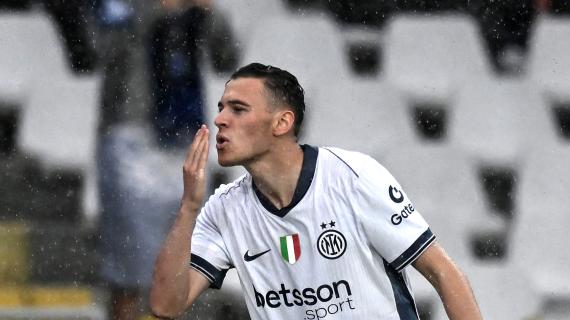 "Asllani mi piace, forse giocherà e vincerà la Champions": l'augurio del CT dell'Albania
