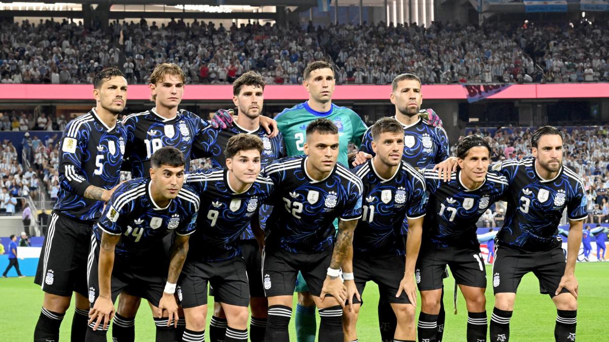 Mondiali: l'Argentina indosserà la maglia blu contro l'Inghilterra
