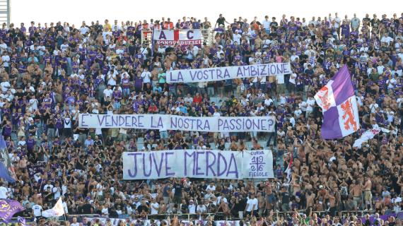 Nico-Juve, la curva viola contesta: "La vostra ambizione è vendere la nostra passione?". Le immagini