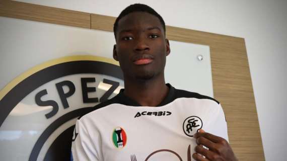 FOTO - Spezia, ecco Agoume: le prime immagini del centrocampista con la nuova maglia