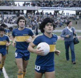 ESCLUSIVA TMW - Krasouski ricorda Maradona: “Un grande compagno, innamorato della palla”