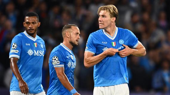 Napoli, Hojlund: "De Bruyne è una leggenda dello sport, felice di giocare insieme a lui"