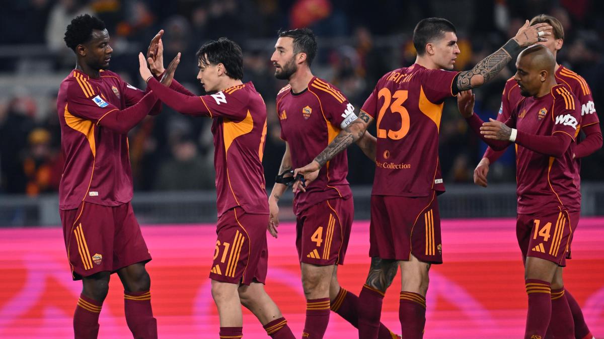 La Roma ne fa tre alla Cremonese e aggancia il Napoli. Il Messaggero: "Tris da Champions"