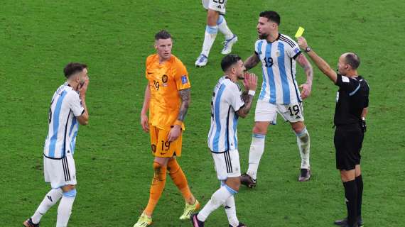 Qatar 2022, la FIFA sospende l'arbitro Lahoz dopo le polemiche di Argentina-Olanda