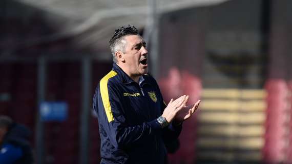 Chievo, Aglietti: "Con chi lotta per salvarsi non vanno persi punti". I convocati per la Reggiana