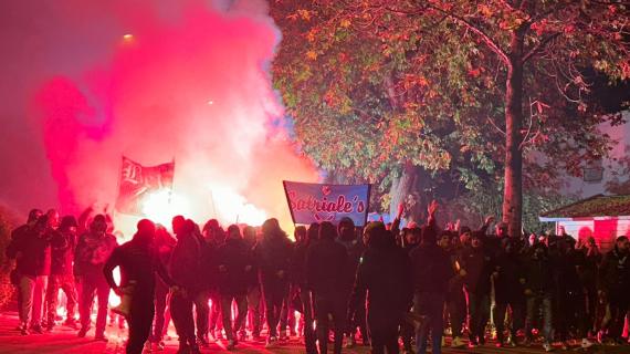 TMW - Inter, corteo dei tifosi nerazzurro a Salisburgo: cori e fumogeni. Il video