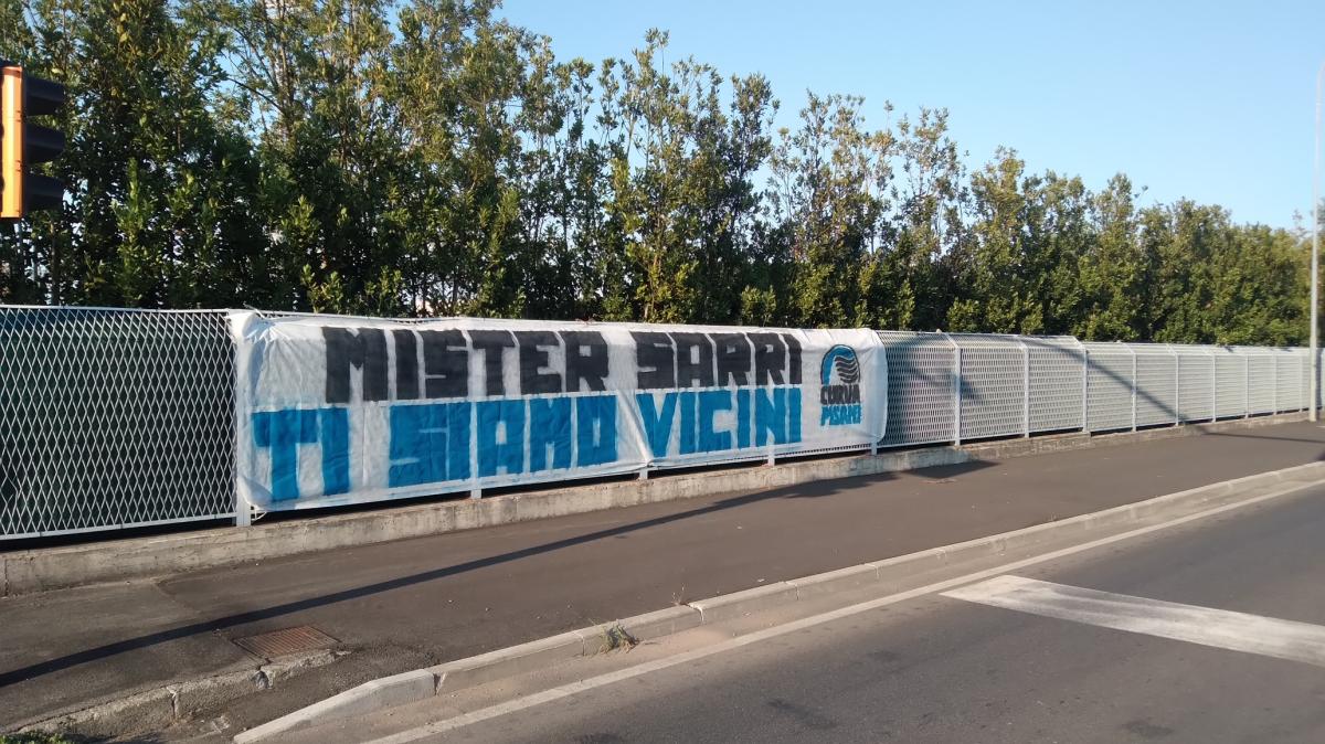 Atalanta, striscione dei tifosi per il padre di Sarri. Minuto di silenzio prima del Mantova