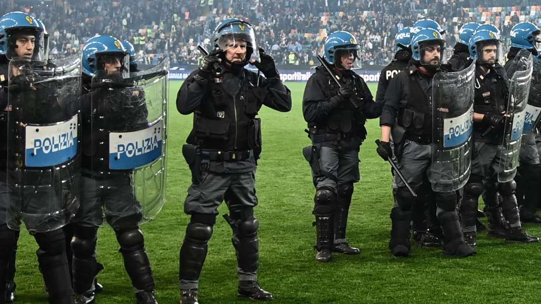 AZ Alkmaar-West Ham: incidenti allo stadio, coinvolti anche giocatori degli inglesi