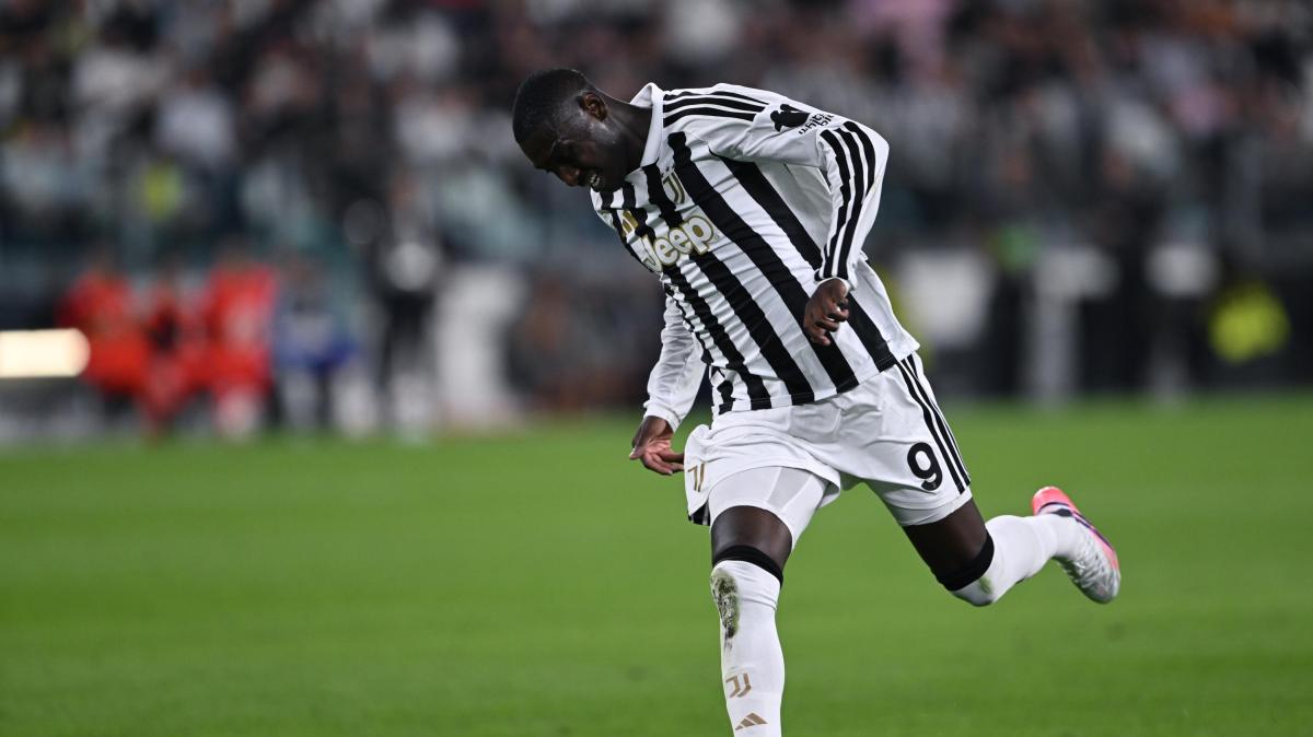 Juventus, il report medico su Kolo Muani: "Operazione di osteosintesi perfettamente riuscito"