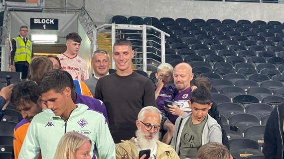 Il fresco ex Milenkovic va a vedere la Fiorentina a Hull: "Sono tutti miei fratelli"