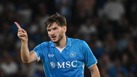 Monza in avvio, poi il Napoli la sblocca e gioca sul velluto: Politano-Kvara, 2-0 al 45'