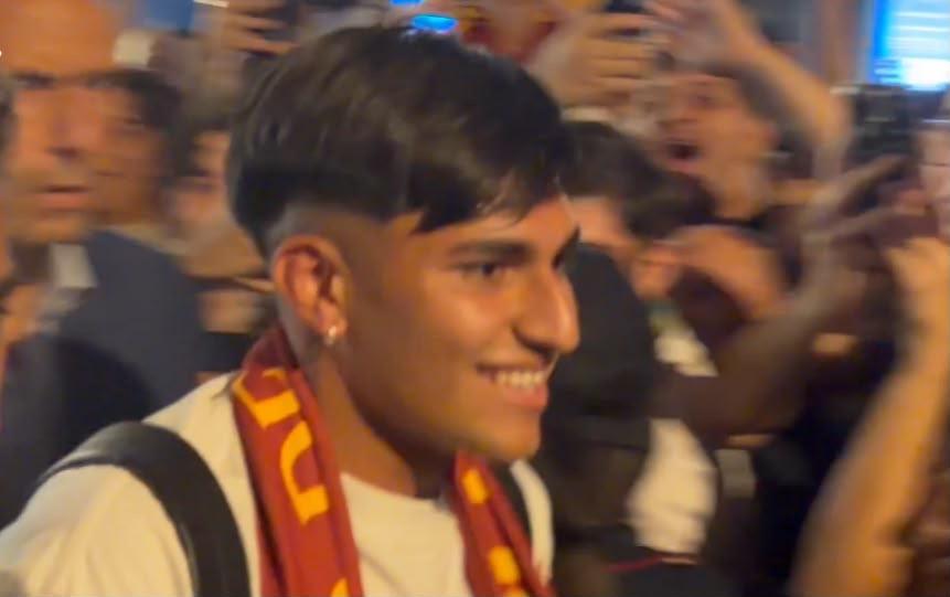 Santiago Castro è della Roma, ci sono i comunicati. Prende la maglia numero 9