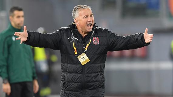 UFFICIALE: Dan Petrescu lascia la panchina del Cluj. L'ex Foggia e Genoa verso la Corea
