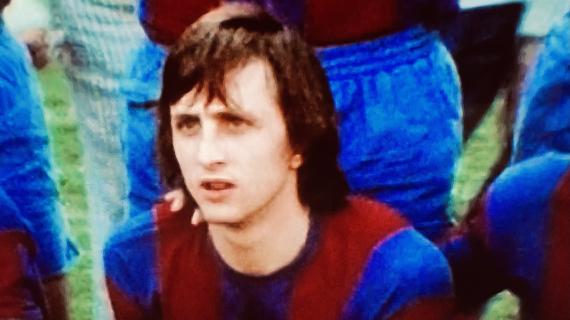 31 dicembre 1974, Cruyff vince il Pallone d'Oro. È il primo a riuscirci per tre volte