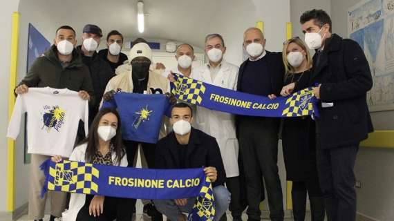 Frosinone, il gol più bello è fuori dal campo: giocatori in visita alla Pediatria dello "Spaziani"