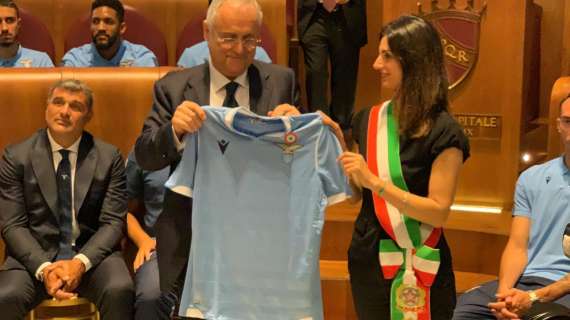 TMW - Lazio celebrata in Campidoglio. Presentate le nuove maglie