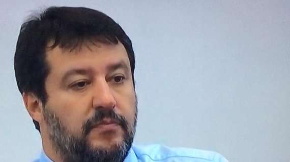 La controreplica di Salvini a De Luca: "Prende stipendio senza risolvere problemi"