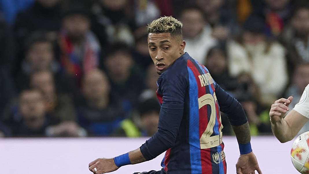 TMW - Man City su Raphinha del Barça, contatto telefonico tra i due ds Deco e Begiristain