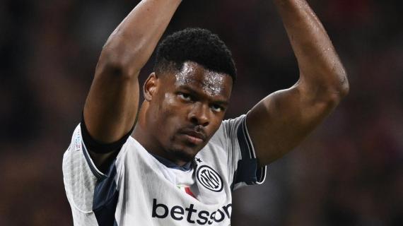 Inter, siparietto di Dumfries alla CBS: retroscena sul nome, poi 'caccia' Richards dallo studio