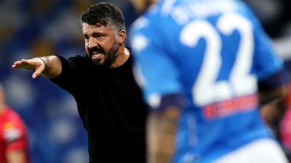Napoli, vittoria obbligata tra lacrime e cori che arrivano dall'esterno dello stadio Maradona