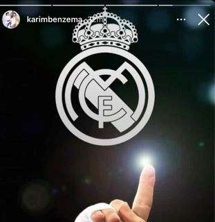 Caso Mbappe, enigmatica storia Instagram di Benzema: dito che indica lo stemma del Real