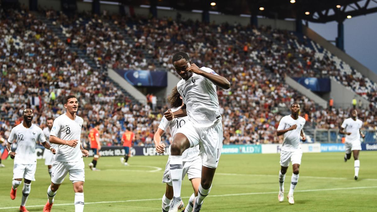 La Juventus frena in campo, ma accelera sul mercato. Mateta è l'obiettivo numero uno