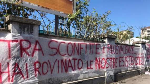 TMW - Torino, pre-derby con contestazione: striscioni contro la società fuori dall'Olimpico