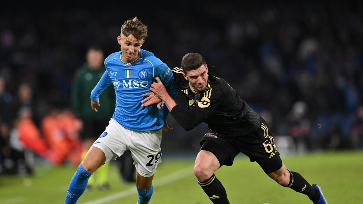 Caso Lindstrom, il Napoli: "Lo Schalke 04 ha cambiato condizioni, poi non era più interessato"