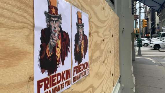 TMW - "Friedkin, Roma wants you". Volantini affissi a Manhattan dai tifosi giallorossi