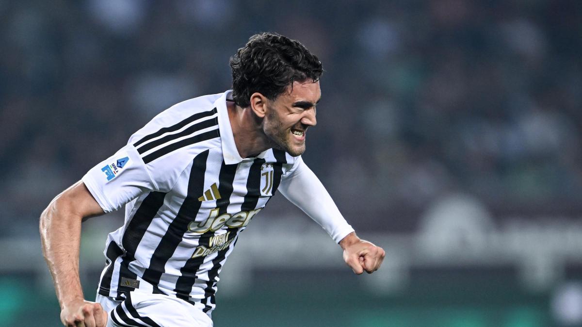 Vlahovic si sblocca segnando 3 gol: il Besiktas di Italiano stende il Corum 6-2, debutta Miretti