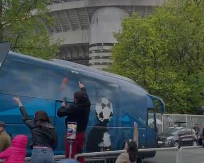 Dopo il Milan arriva a San Siro anche il Napoli. Tra i fischi dei tifosi rossoneri: le immagini