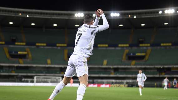 Cristiano Ronaldo non è umano. Tripletta in 32' e la Juventus ha già affossato il Cagliari: 0-3