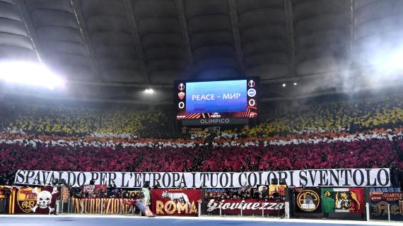Roma, caro biglietti per la sfida di Europa League con il Milan: i tifosi protestano
