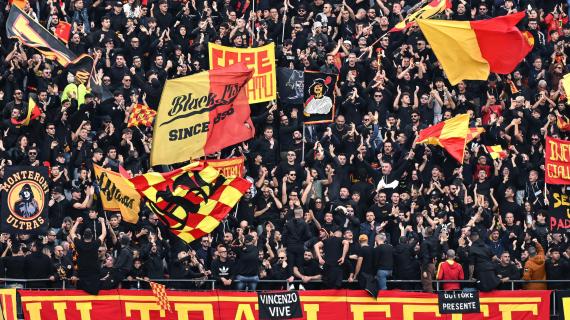 Lecce-Milan, striscione dei tifosi giallorossi: "Gaza, massacro di inermi. Nessuna giustificazione"