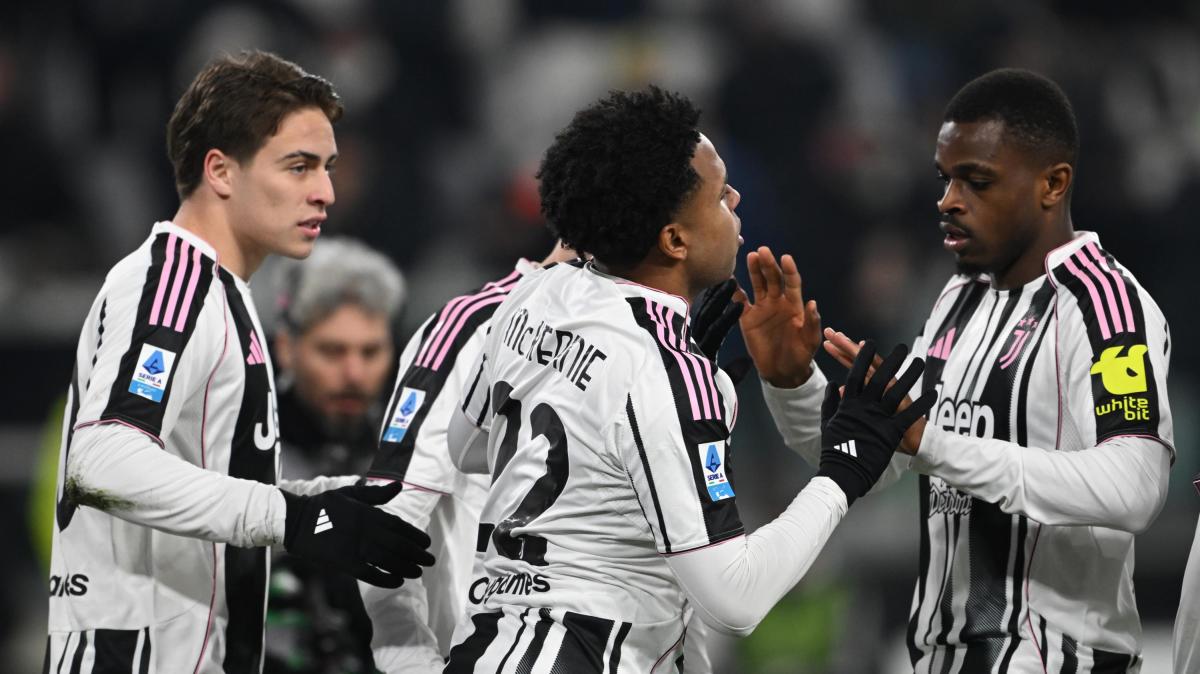 Lotta al titolo, c'è anche la Juventus. Bianconeri travolgenti, è 5-0 alla Cremonese