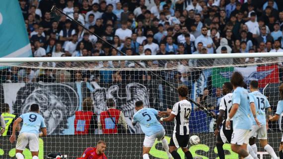 Vecino riprende Kolo Muani al fotofinish: Lazio-Juventus 1-1, le immagini più belle