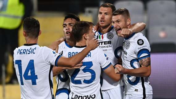 L'Inter sbanca il Penzo e mette pressione a Milan e Napoli. Cahlanoglu e Lautaro decisivi