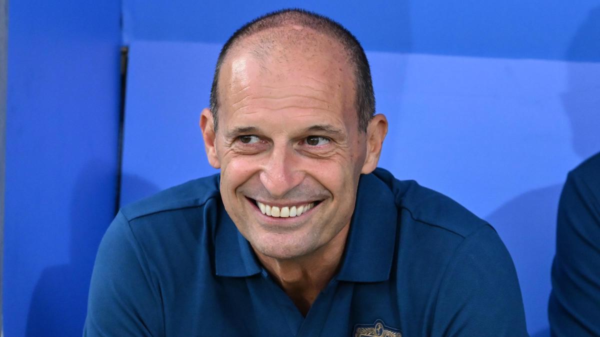 Primo compleanno per Allegri da allenatore del Napoli. Il video con il discorso alla squadra
