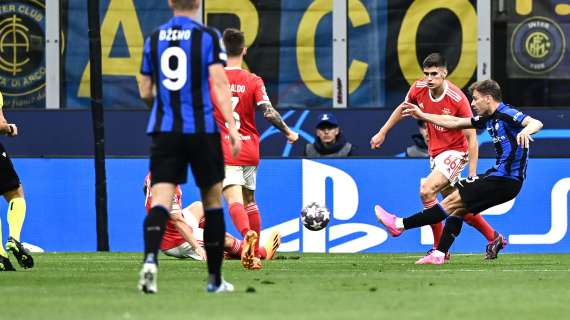 FOTO - Inter in vantaggio contro il Benfica: le immagini della splendida rete di Barella