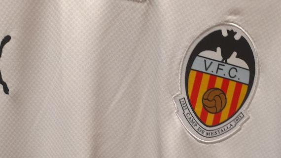 Domenech al Valencia fino al 2025: il portiere continua la sua avventura in Spagna