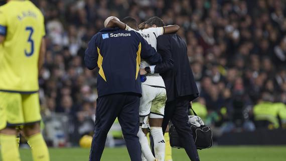 Real Madrid, nuovi problemi per Alaba. Starà fuori due mesi per un infortunio al soleo
