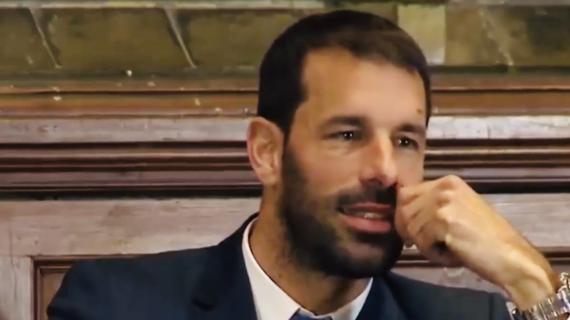 United, Van Nistelrooy: "Nessun contatto con Amorim. Difficile commentare ora il mio futuro"