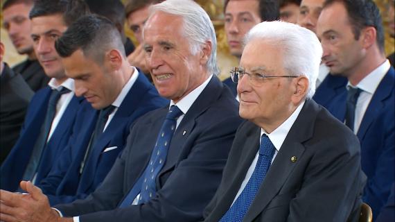 Mattarella ha incontrato Milan e Bologna: "Calciatori esempio per i giovani, siate responsabili"