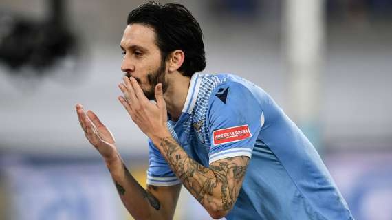 La Roma affonda, la Lazio allunga: 3-0 biancoceleste, doppietta per Luis Alberto
