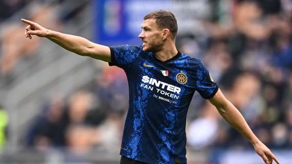 Inter, Dzeko lascia il ritiro della Bosnia: l'attaccante oggi rientrerà a Milano