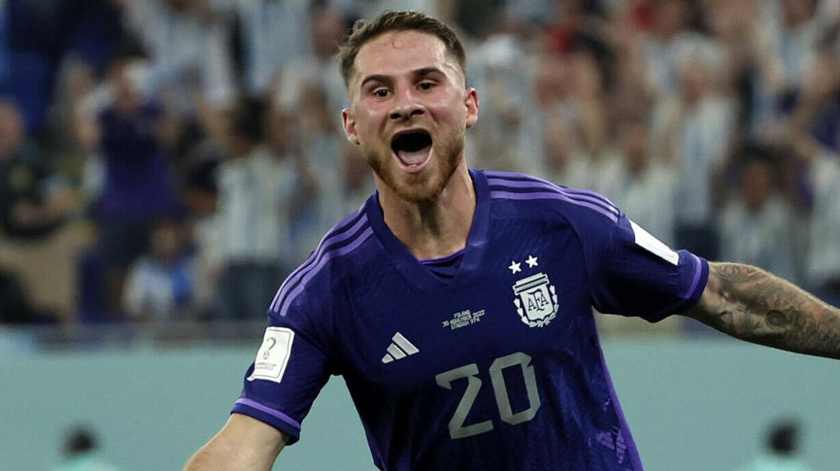 Liverpool, la predizione di Mac Allister: "L'avevo detto a Ekitike, avrei segnato il gol con lui"