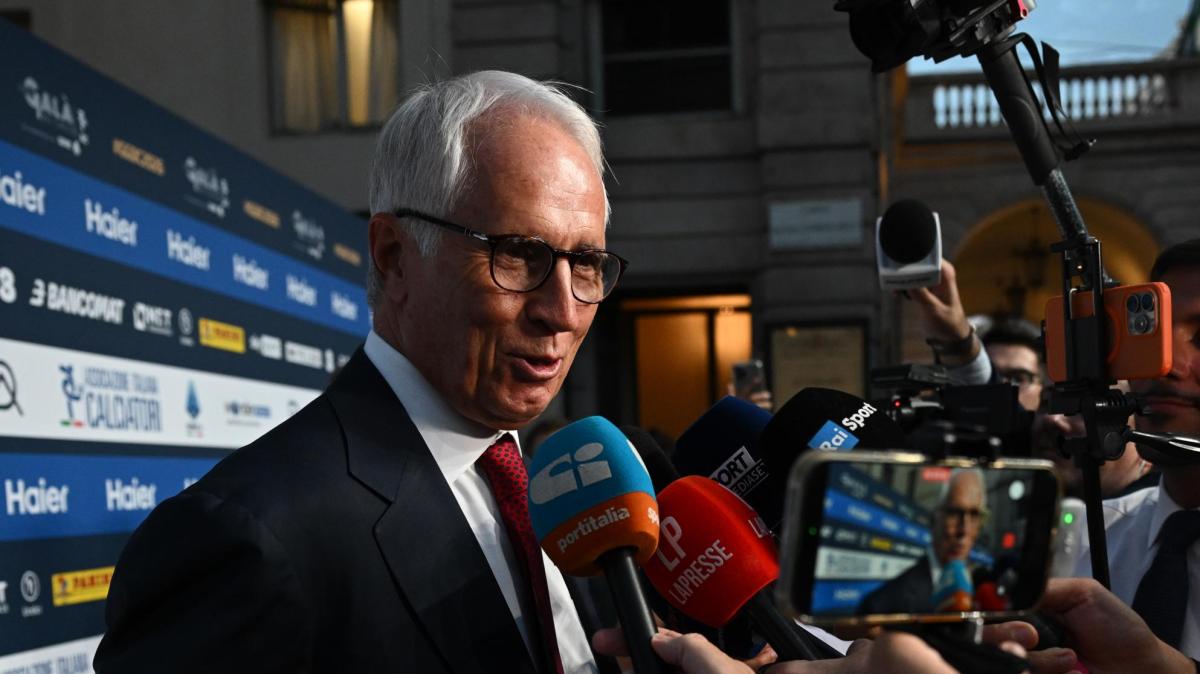 Caso Malagò, cosa c’è dietro: la rottura con la Serie A, i contatti per ripartire