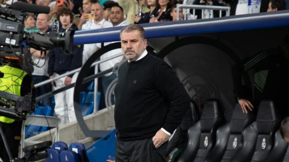 Tottenham, Postecoglou: "Mi hanno fatto una torta per il mio primo anno qui"