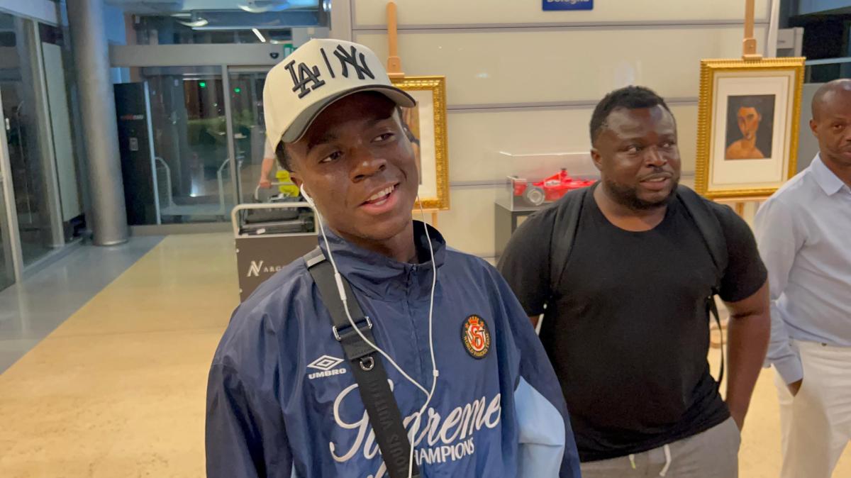 Fiorentina, telenovela finita. Oulai è in Italia: le prime immagini del centrocampista ivoriano